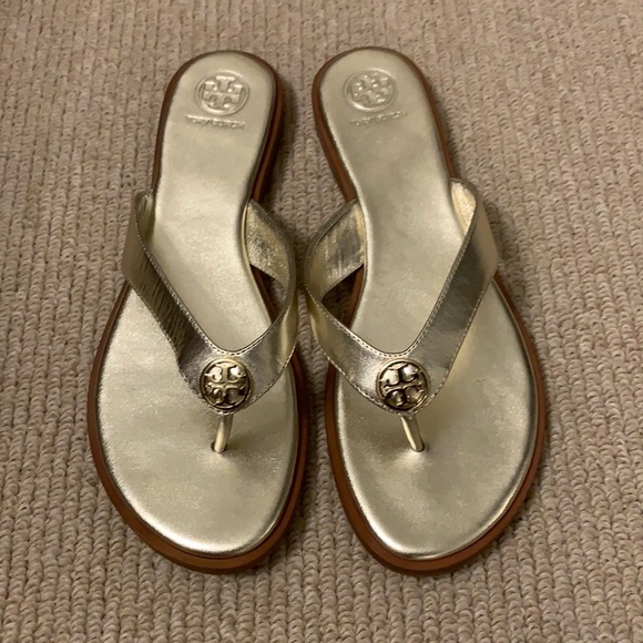 rose gold tory burch flip flops